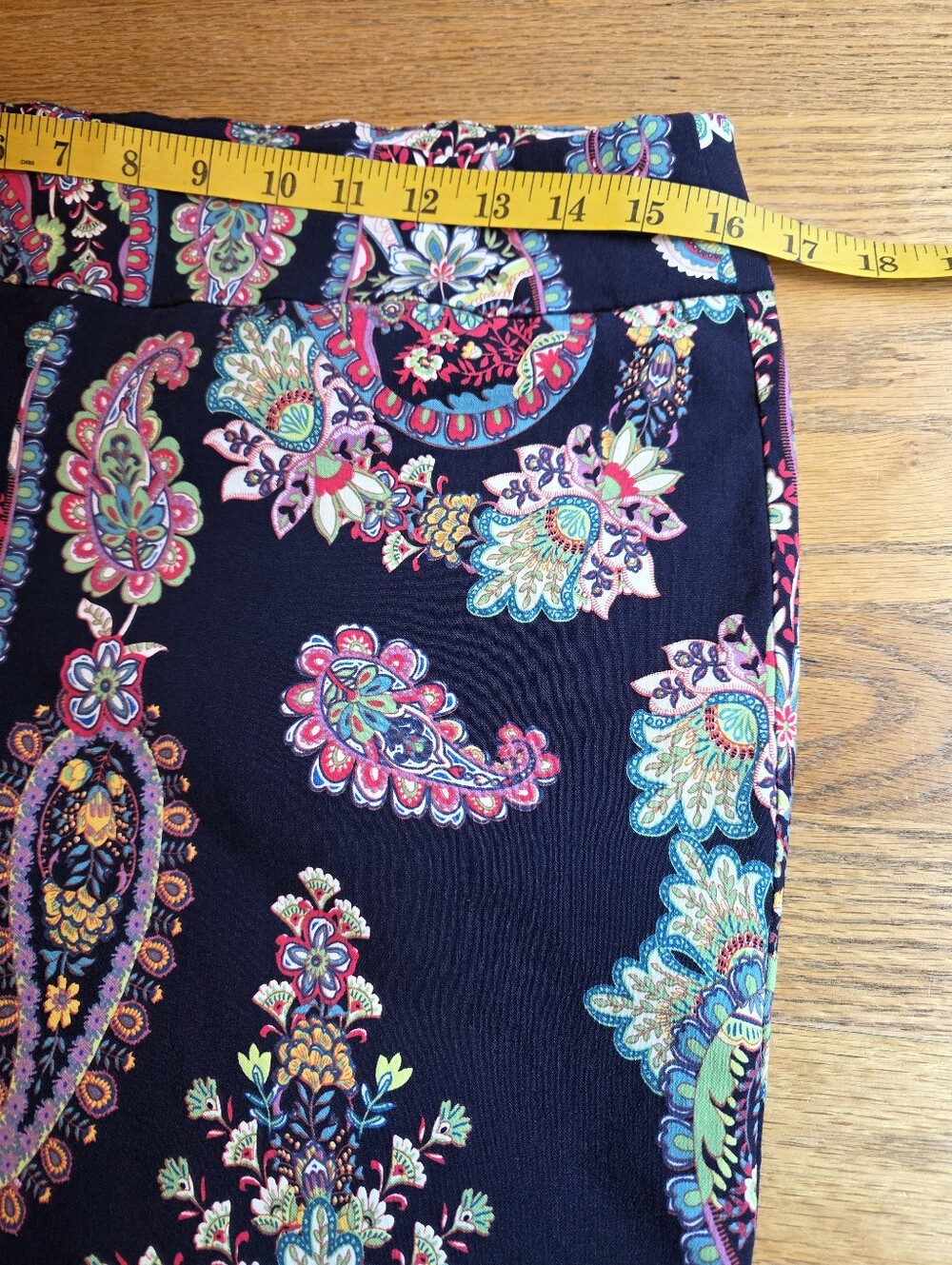 Zac & Rachel Paisley Capri Pants Navy Blue Straight Leg Pull On Stretch Size 12 - Picture 8 of 13